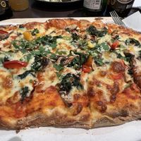 Pinsa Vegetariana mit veganem Käse   at Veggie Liebe in Freiburg