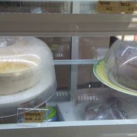 Cakes in display  case at Alfreebe - 알프리베 in Goyang