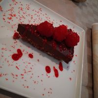 Torta al cioccolato fondente at Shakti Food in Brescia