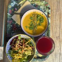 Botanical Salad, Soup of the day, Beet apple ginger juice  at Le Botaniste - Schuman in Brussels