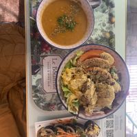 Carrot soup, pumpkin salad and sushi  at Le Botaniste - Schuman in Brussels