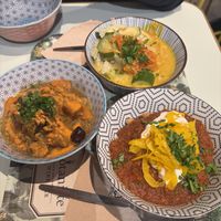Three bowl deal - chili sin carne, tibetan mama, vegetable tajine  at Le Botaniste - Schuman in Brussels