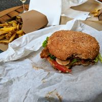 'Bacon' Cheeseburger at VeganBioBurger in Paris