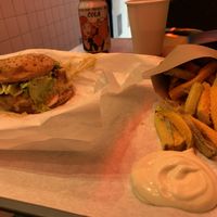 Menu burger cheese & bacon at VeganBioBurger in Paris