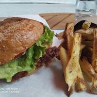 👉🍔👌👍🐷💗 at VeganBioBurger in Paris