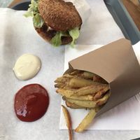 Healthy ass burger at VeganBioBurger in Paris