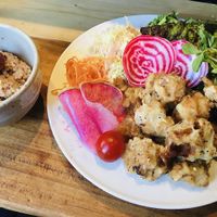 Soy fried chicken large platter big plate at Poe Poe in Yokohama