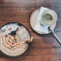 Mango-Joghurt Bowl at Claus Eismanufaktur & Deli in Karlsruhe