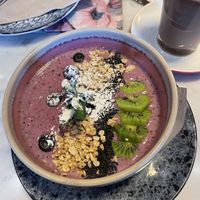Lila Wolke (Smoothie Bowl)  at Wilma Wunder in Dresden