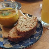 Mango gember soep met brood at Wilma Wunder in Dresden