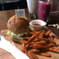 Chickin Hawaiian Burger 🍔 The best ❤️ at The Vegan Table in Phuket
