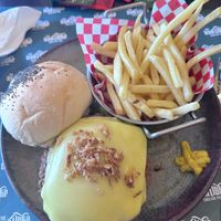 Un des burgers vegan  at Iron Duke in Aveiro