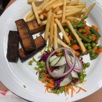 Tofu, roasted veggies and potatoes at Salsada do Zé in Portimao