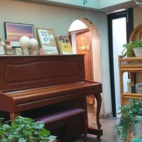 Vegan Menu on top of piano!! at Newyork B&C in Seoul