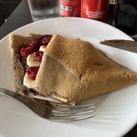 Crêpes mit Himbeeren, Banane und Schokolade  at Coffee Crepes in Paris