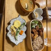 No me pude resistir y me comí algunas verduras del tempura antes de tomar la foto   at Ramuna in Nara