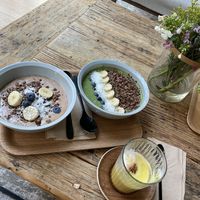 Bowls und Golden Mylk at Balance Deli in Frankfurt