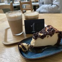 Russischer Zupfkuchen, Chai Latte und Cappuccino  #Veganuary at Balance Deli in Frankfurt