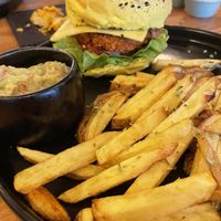 Delicioso com guacamole  at Apuro Vegan Bar in Porto