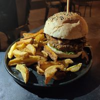 Burger at Apuro Vegan Bar in Porto
