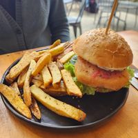 Fish burger at Apuro Vegan Bar in Porto