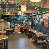 Beautiful relaxing atmosphere   at Cosmic - Poblacion in Makati