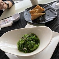 Wakame und Spring Rolls at Sushimari in Funchal