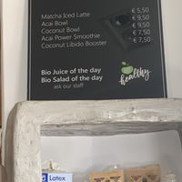 acai bowls at Luno in Santorini