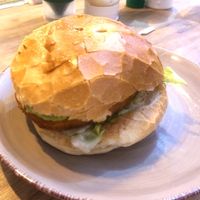 No Chicken Avocado Burger to go   at Round House Burger in Stuttgart