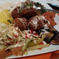 Falafel Teller vegan at Laziz Kumpir & Falafel in Hamburg