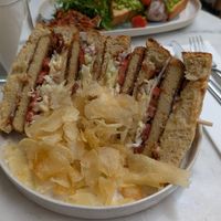 Crispy clubhouse sandwich
Brioche bread, tofu, bacon, lemon mayo, potato chips at Avit in Athens