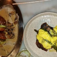 Die leckeren Mini Burger sind nicht so mini... Die lions mean etwas überwürzt, aber auch gut! at Avit in Athens