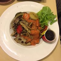 grilled salad at Thamna Hometaurant in Bangkok
