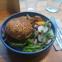 Burger at la petite graine in Limoges