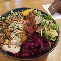 Assiette falafels at la petite graine in Limoges