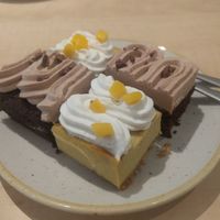 Mangocheesecake and chocobrownie at Sync-Ok in Deventer