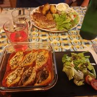 Main dishes (seitan with potatoes and pasta with ricotta) at La Cabane en Ville in Aix-en-provence