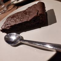 Chocolate cake at Lotus & Cactus in Paris