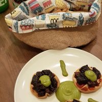 Tatin de betteraves et crème d'epinards at Lotus & Cactus in Paris