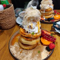 Dit was de Dutch Apple Pie stack, met sesam suikerspin bovenop at Mr. Stacks in Amsterdam