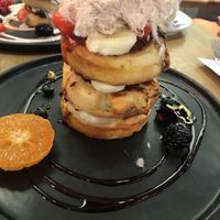 Banana Breakfast Stack topped with cotton candy at Mr. Stacks in Amsterdam
