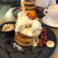 Banana stack & classic stack at Mr. Stacks in Amsterdam