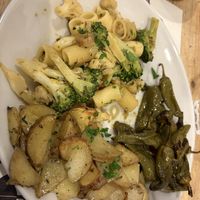 Pasta con cavolfiore, patate e friggitelli   at Estravagario in Bologna