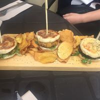 Vegan burgers with sweet potato chips  at Pão de Dó in Espinho