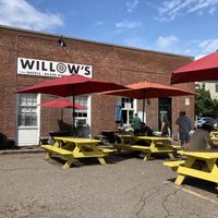 Outside  at Willow's Bagels in Burlington