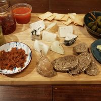 Take-away: 4 mixed Maxandbien artisan cheeses and chili tomato chutney at Bonboon in Amsterdam