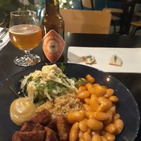 Main course at Bonboon (19€) : Lima beans | smoked paprika | freekeh | fennel salad | quince | alioli | smoked tempeh | gondino
+ beer at Bonboon in Amsterdam