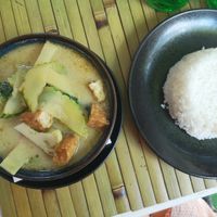 Green curry at Tom Yum in Budapest