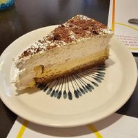 Banana and apple cake at Vegehop in Zagreb