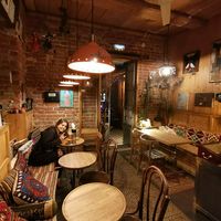 Волшебное место сразу в двух местах: в Казани и в городе-град Свияжск. Благодаря happycow мы с мужем узн at Pesky in Kazan